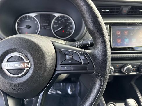 Certified 2025 Nissan Kicks Play S image 29