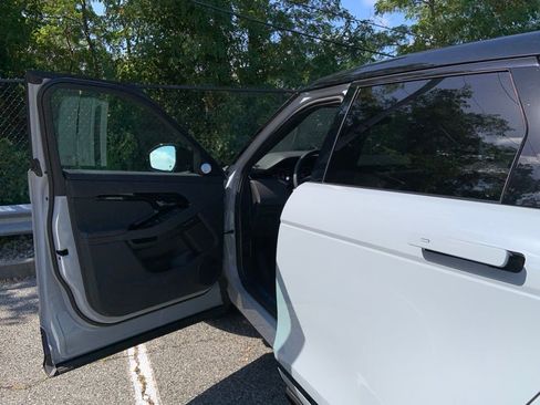 Certified 2025 Land Rover Range Rover Evoque Dynamic SE image 13