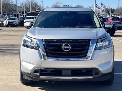Used 2023 Nissan Pathfinder Platinum w/ Cargo Package image 8