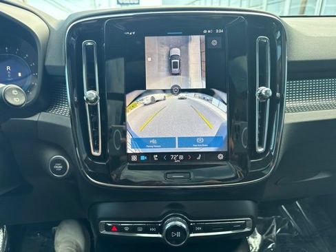 Used 2025 Volvo XC40 B5 Plus AWD/4WD image 26