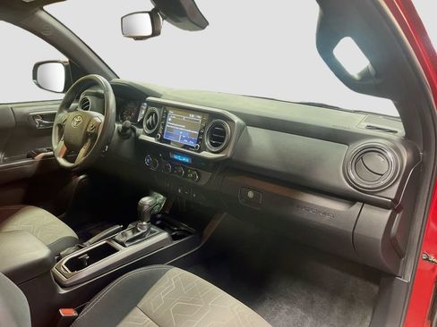 Used 2022 Toyota Tacoma TRD Off-Road w/ Truck Exterior Package (TMS) AWD/4WD image 27