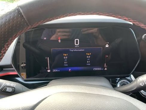 Used 2024 Chevrolet Trax RS FWD image 12