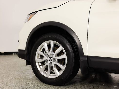 Used 2021 Nissan Rogue Sport SV image 6