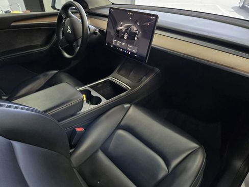 Used 2023 Tesla Model Y Long Range image 5