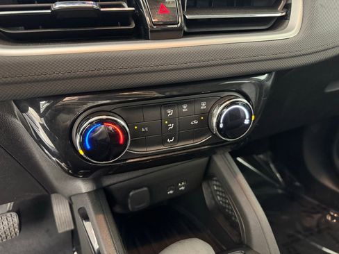 Used 2025 Chevrolet TrailBlazer LT AWD/4WD image 22
