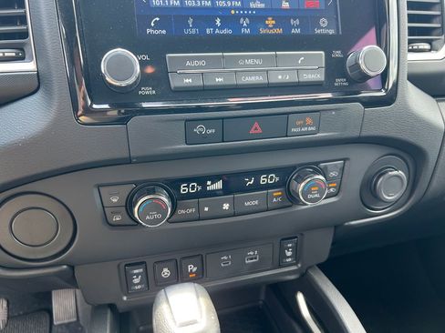 Used 2024 Nissan Frontier SV w/ SV Convenience Package RWD image 21