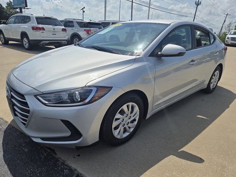 Used 2018 Hyundai Elantra SE w/ Cargo Package image 7