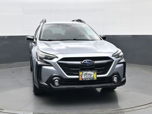 Used 2023 Subaru Outback Premium image 2