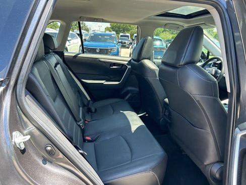 Used 2023 Toyota RAV4 XLE Premium image 37