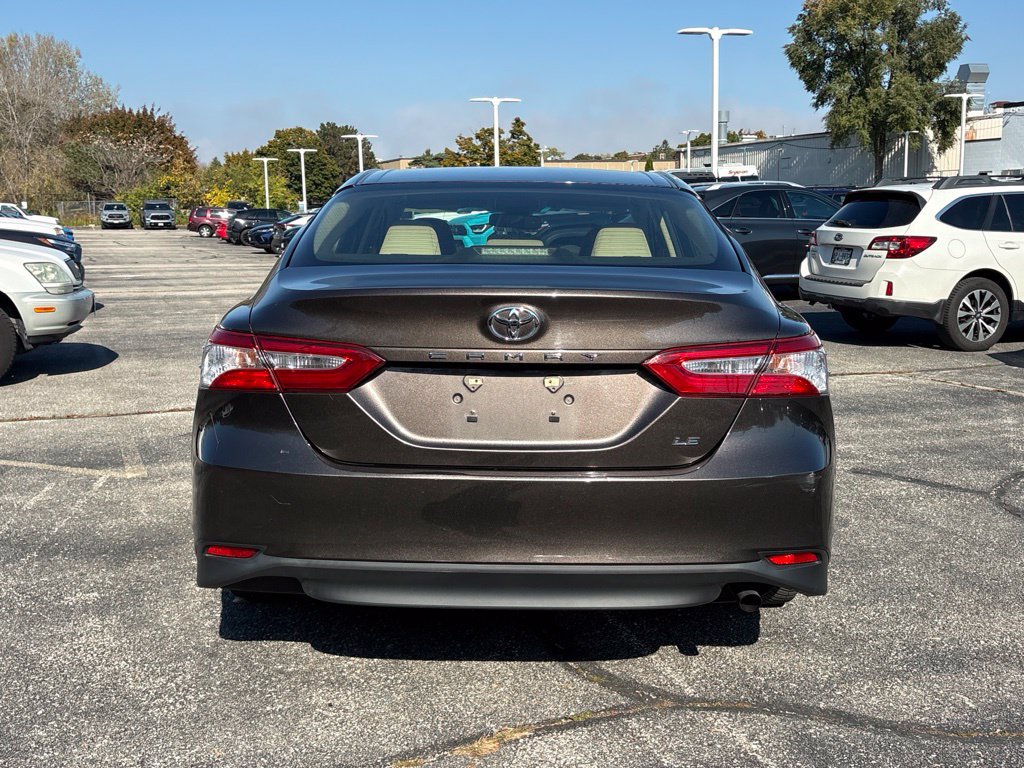 Used 2018 Toyota Camry LE FWD image 4