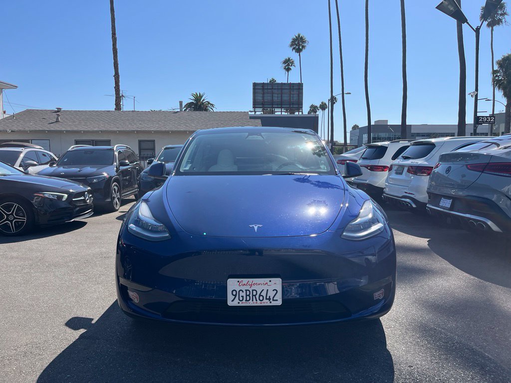 Used 2023 Tesla Model Y Long Range AWD/4WD image 2
