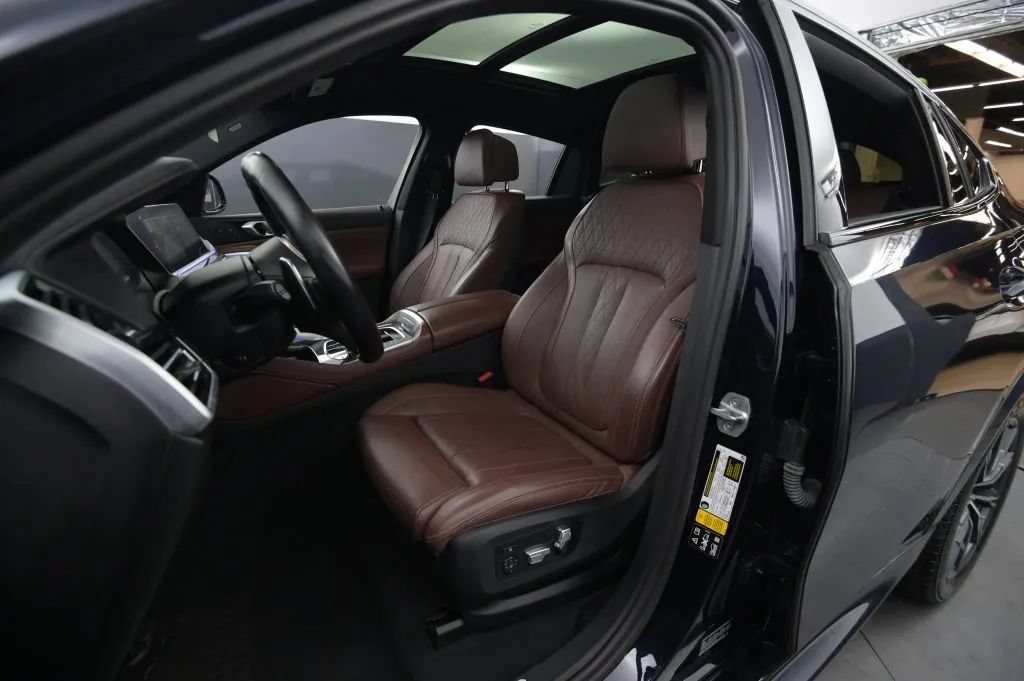 Used 2023 BMW X6 xDrive40i w/ M Sport Package AWD/4WD image 42