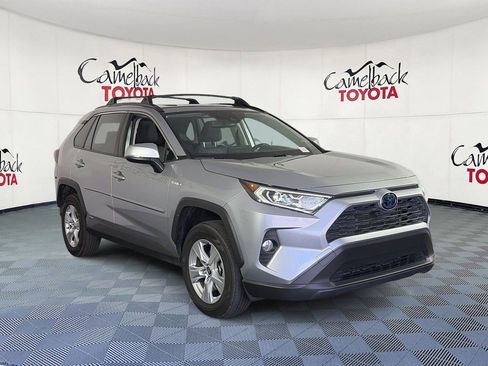 Used 2021 Toyota RAV4 XLE w/ Convenience Package AWD/4WD image 3