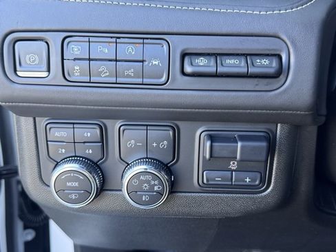 Used 2024 GMC Yukon Denali Ultimate image 24