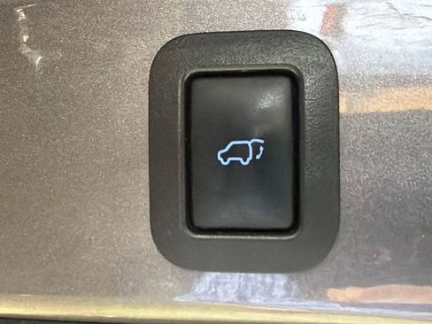 Used 2017 Toyota Highlander Limited Platinum AWD/4WD image 21