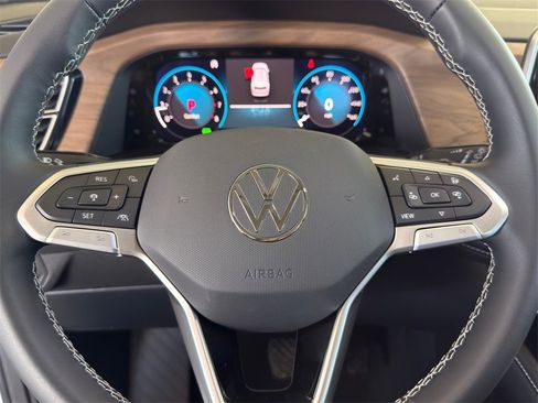 New 2026 Volkswagen Atlas SE image 14