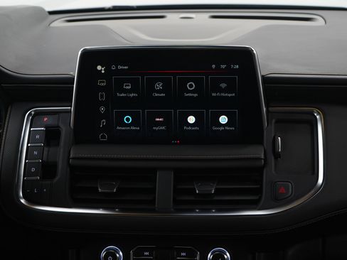 Used 2023 GMC Yukon AT4 w/ AT4 Premium Package AWD/4WD image 16