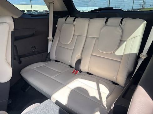 Used 2023 Ford Explorer Platinum w/ Technology Package AWD/4WD image 6
