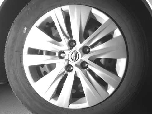 Used 2025 Nissan Sentra S FWD image 13