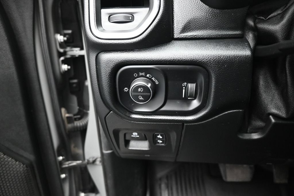 Used 2020 RAM 1500 Big Horn w/ Built-to-serve Edition AWD/4WD image 13