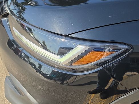 Certified 2023 Honda HR-V LX image 9