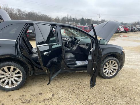 Used 2011 Lincoln MKX AWD w/ Sight & Sound Pkg image 12