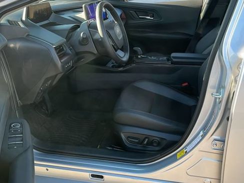 Used 2026 Toyota Prius Plug-In Hybrid FWD image 17