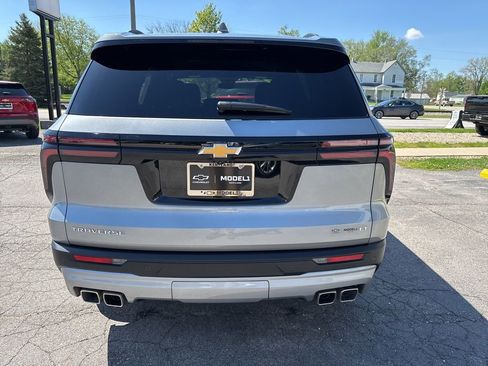 Used 2024 Chevrolet Traverse LT FWD image 5