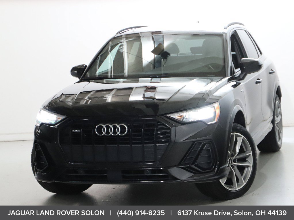 Used 2022 Audi Q3 2.0T Premium w/ Black Optic Sport Package AWD/4WD image 3