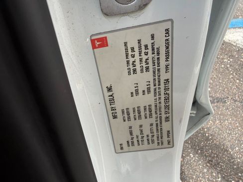 Used 2018 Tesla Model 3 Long Range AWD/4WD image 36