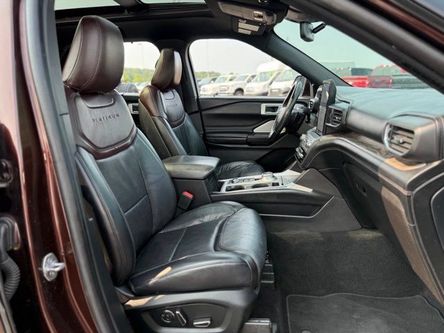Certified 2020 Ford Explorer Platinum w/ Premium Technology Package AWD/4WD image 15