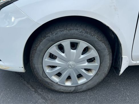 Used 2018 Nissan Versa SV FWD image 12