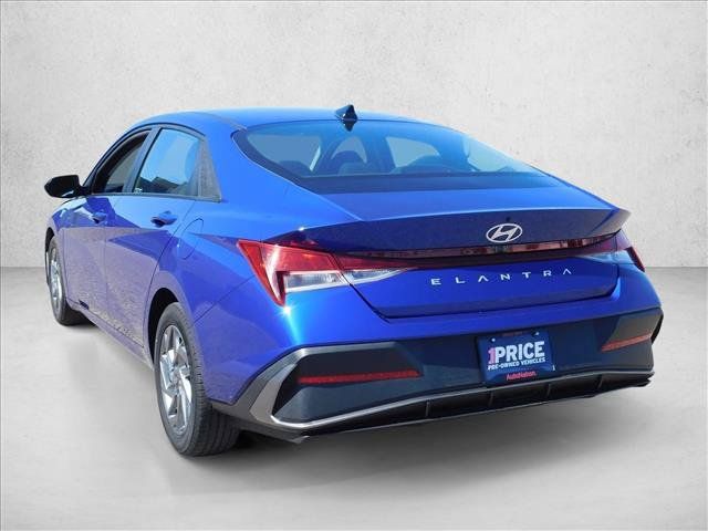 Used 2024 Hyundai Elantra SEL FWD image 13