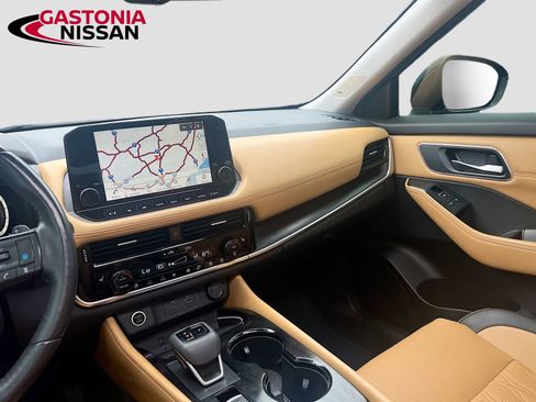 Used 2021 Nissan Rogue Platinum image 31