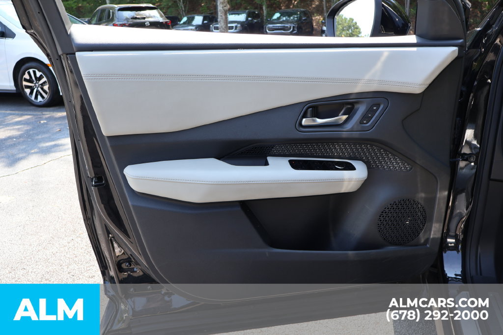 Used 2023 Nissan Ariya AWD image 10