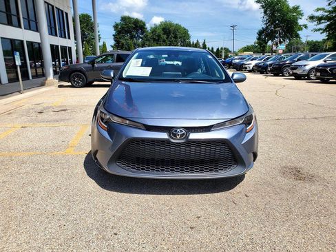 Used 2021 Toyota Corolla LE FWD image 2