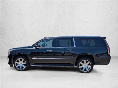 Used 2020 Cadillac Escalade ESV Luxury RWD image 8