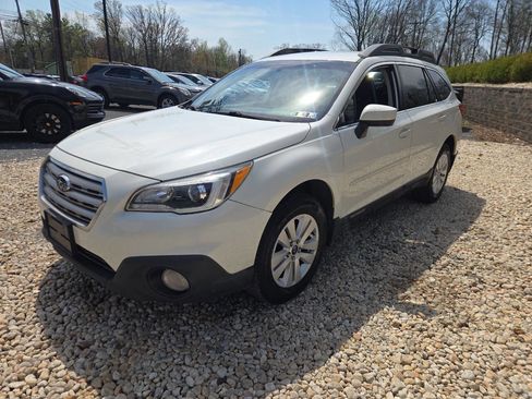 Used 2016 Subaru Outback 2.5i Premium AWD/4WD image 3