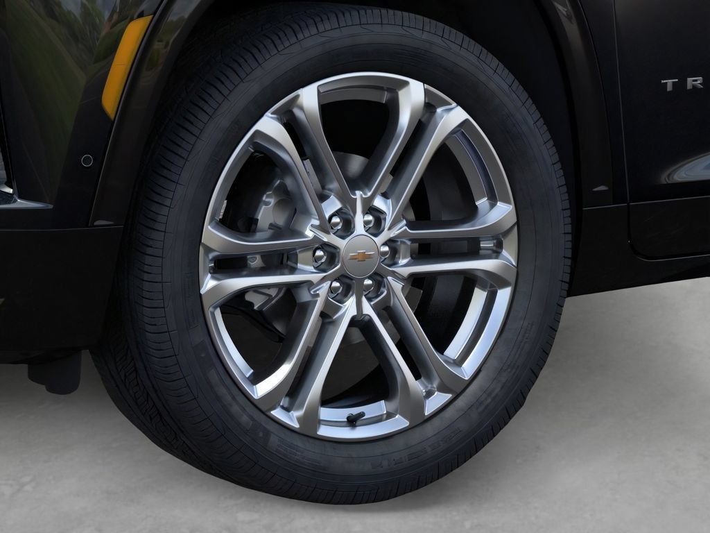 New 2025 Chevrolet Traverse High Country w/ LPO, Floor Liner Package FWD image 9