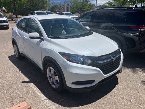 Used 2016 Honda HR-V LX image 3