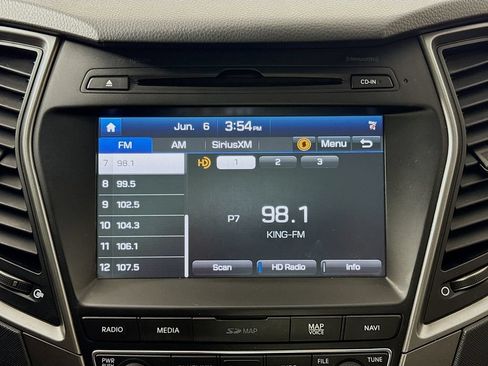 Used 2017 Hyundai Santa Fe Sport w/ 2.0T Ultimate Tech Package 05 AWD/4WD image 16