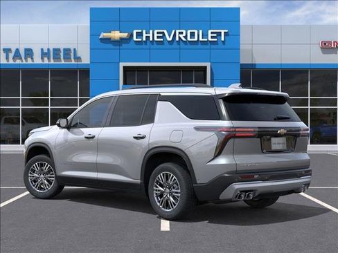 New 2026 Chevrolet Traverse LT image 3