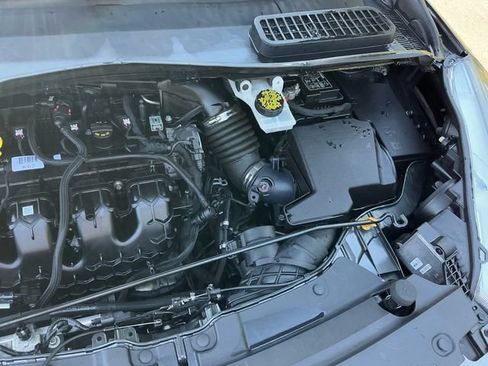 Used 2019 Ford Escape Titanium AWD/4WD image 17