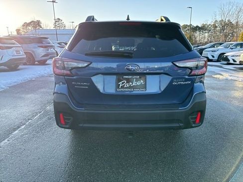 Used 2022 Subaru Outback Premium image 4