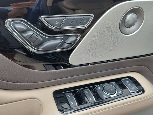 Certified 2020 Lincoln Aviator Reserve w/ Equipment Group 202A AWD/4WD image 19