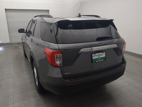 Used 2023 Ford Explorer XLT AWD/4WD image 6
