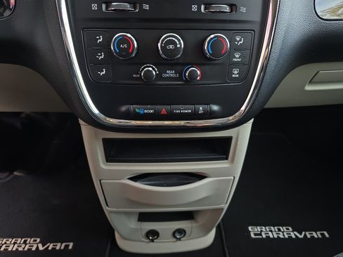 Used 2017 Dodge Grand Caravan SE w/ Power Window Group image 17