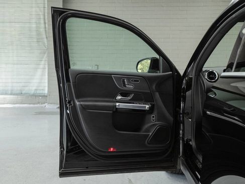 Used 2020 Mercedes-Benz GLB 250 4MATIC image 29