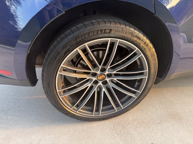 Used 2024 Porsche Macan AWD/4WD image 12
