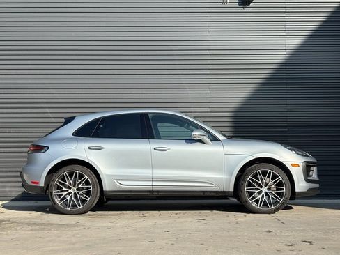 Certified 2025 Porsche Macan image 8